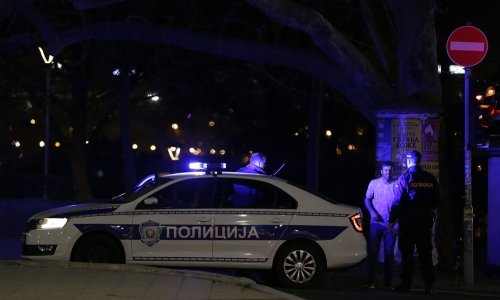 Užas u Srbiji: Mladić ubio roditelje, a potom presudio sam sebi