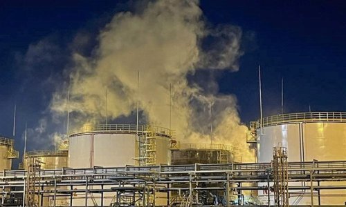 Novi napad dronom na rusku rafineriju Ilskij, buknuo požar