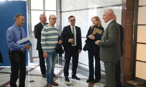 Pao dogovor izmđe Vlade i sindikata; povećava se regres