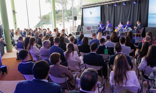 Razmjena nematerijalnih dobara čini 70 posto transakcija na internetu