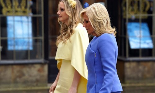 Jill Biden na krunidbu stigla u pratnji unuke koja je izazvala posebnu pažnju