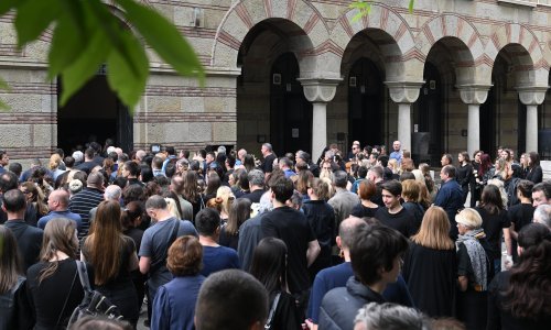Porfirijev vikar na sprovodu kćeri odbojkaša: Ona je vojnik i junak Isusov, suprotstavila se zlu