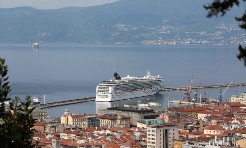 U riječku luku uplovio prvi ovogodišnji kruzer