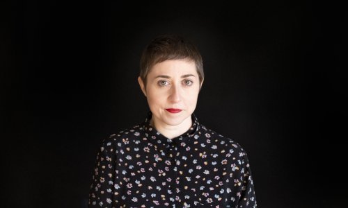 Hena com najavljuje promociju romana Elene Medel