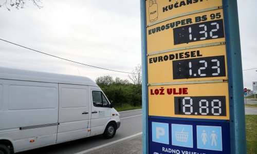 Benzin i dizel od ponoći jeftiniji za osam centi po litri