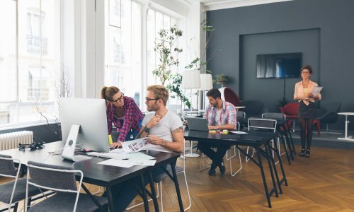 Prijateljstvo sa šefom nije dobra ideja: Ovako se treba postaviti na poslu