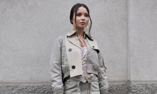 Ovu suknju isplati se imati: Stvara efekt ravnog trbuha i čini nas višima