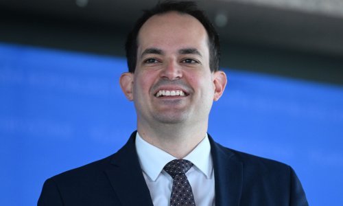 Sucima znatno veće plaće od 1. srpnja, službenici i dalje na čekanju