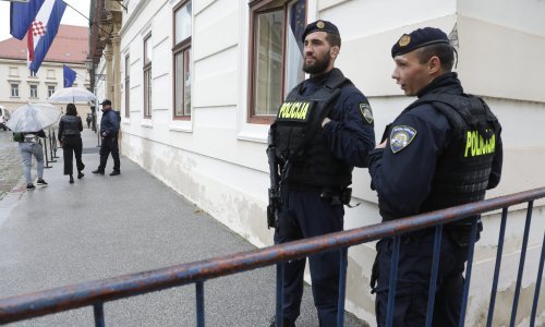 Plenković kaže da prijete njemu i Vladi, interventna policija pred Banskim dvorima