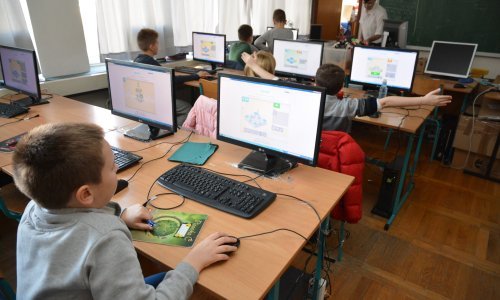 U dio škola uvodi se novi predmet umjesto informatike: Ovo su detalji