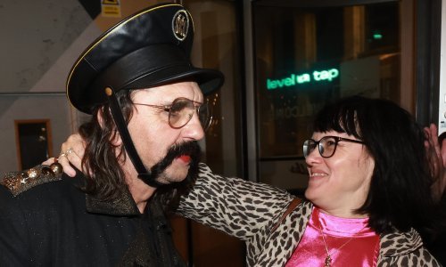 Emotivni zagrljaji: Ovako su Letovce dočekale supruge i prijatelji