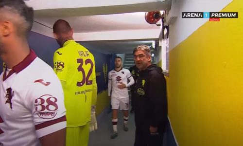 Nikola Vlašić odvukao pozornost srpskom golmanu, pa je glavom udario u strop