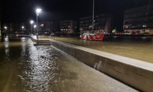 U Gračacu izvanredno stanje, u Obrovcu se izlila Zrmanja, grad je bez struje