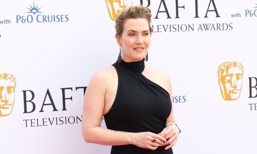 Kate Winslet sjajno pristaje ova laskava verzija male crne haljine