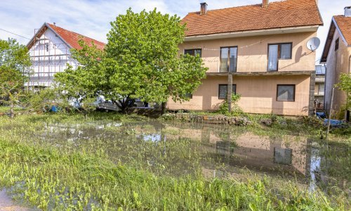 U Gračacu se poplava povukla, traje sanacija šteta