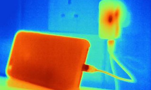 Ovo ne biste trebali raditi dok punite smartfon