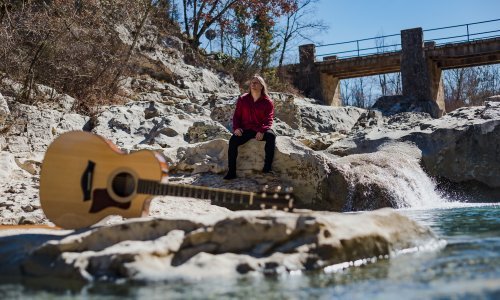Bruno Mičetić oduševljava novim projektom Guitars' Dialogue - iskonski spoj električne i akustične gitare