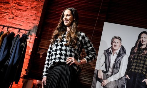 Ana Ivanović pokazala figuru nakon poroda, a osmijehom poručuje da osjeća 'čistu sreću'