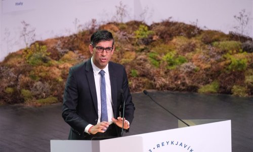 Britanija će biti domaćin prvog globalnog samita o sigurnosti AI-ja