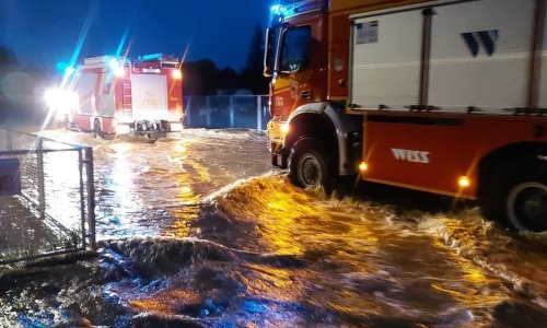 Prvi u pomoć poplavljenima priskočili vatrogasci, više od 4000 bilo ih je na terenu