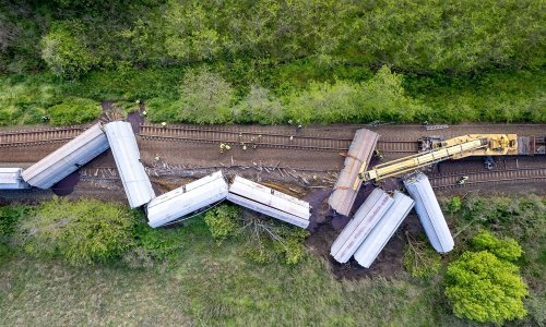 Vlak na Krimu iskočio iz tračnica, obustavljen željeznički promet