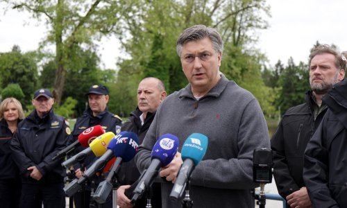 Plenković u Karlovcu: Suočavamo se s rekordnim vodenim valovima, ali je bolje nego ranije