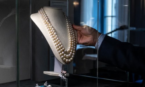 Stotine dragulja: Kontroverzna kolekcija nakita milijarderke nadmašila je sva očekivanja