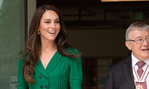Ima mnoštvo talenata: Kate Middleton je pokazala vještinu rukovanja pčelama