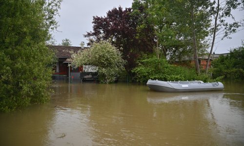 Na Banovini se očekuje vodeni val, vojska ojačava nasipe u Krnici kod Petrinje