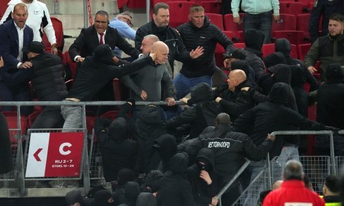 Užas! Alkmaarovi navijači s 'fantomkama' napali obitelji igrača West Hama