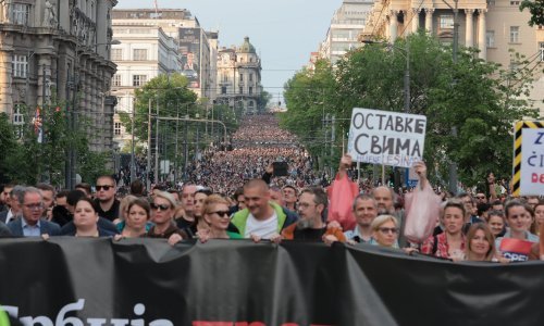 Održan veliki prosvjed protiv Vučića u Beogradu: Ovako nije bilo od kad je Milošević odlazio!