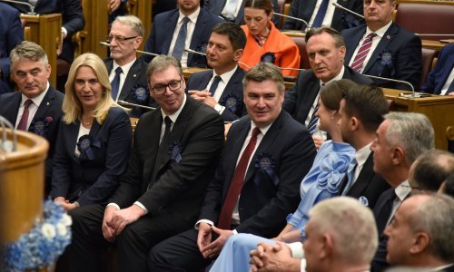 Milanović i Vučić jedan uz drugog na inauguraciji predsjednika Crne Gore