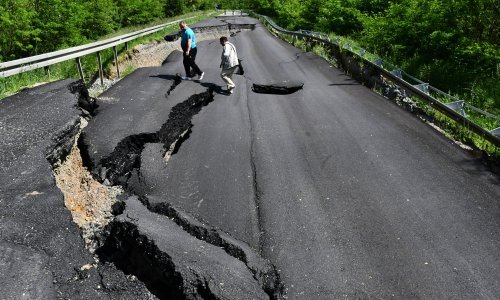 Otvorila se zemlja: Pogledajte ogromno klizište na cesti u Slavoniji
