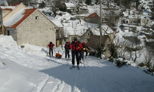 HGSS u dramatičnom spašavanju planinara na Risnjaku, prijete im lavine