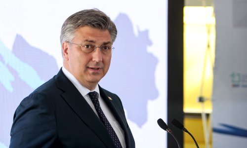 Plenković o kritikama: Kako je moguće da to napravi zločesti HDZ?!