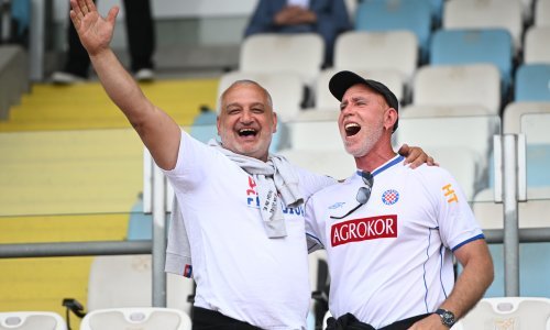 Pogledajte navijače Hajduka i Šibenika na utakmici koja odlučuje o trofeju Rabuzinovo sunce