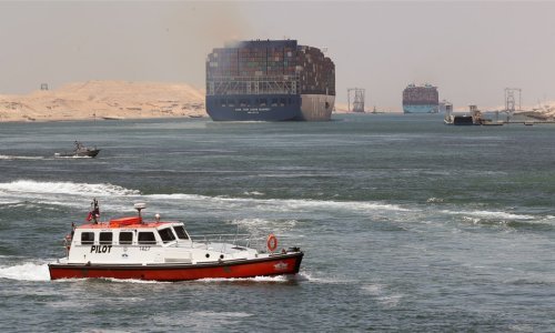 Brod koji se nakratko nasukao u Sueskom kanalu uspješno oslobođen