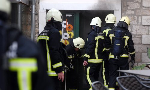 Buknuo požar u kafiću na šibenskoj rivi