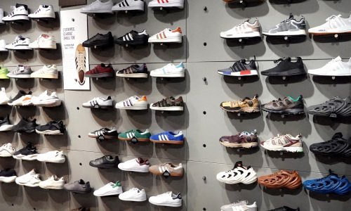 Napokon u prodaju stiže Yeezy: Adidas vraća popularne tenisice koje su se prodavale kao lude