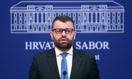 BiH ministar u Saboru: Kupili smo parfem, sapun, okupali se i došli čisti