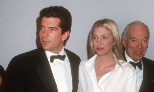 Komad za sva vremena: Obožavana suknja iz 90-ih ponovno drma modnom scenom