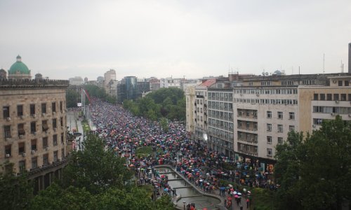 Deseci tisuća ljudi na prosvjedu u Beogradu: 'Vučiću odlazi'