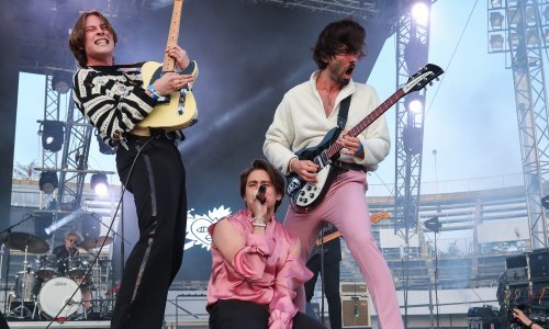 Frontmenu slovenskih predstavnika na Eurosongu stradala košulja na Šalati