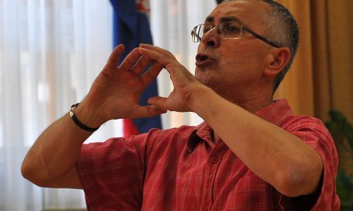 Žele da Vlada odustane od isplata plaća javnim i državnim službenicima po različitim osnovicama