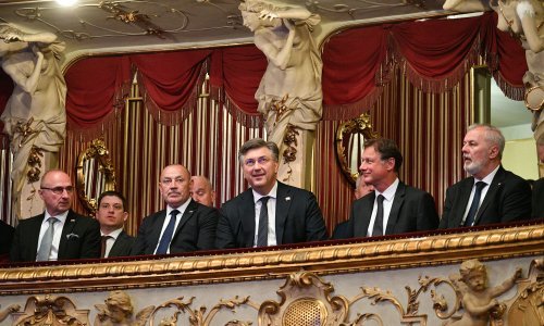 Politička elita u HNK: Pogledajte tko se pojavio na koncertu povodom Dana državnosti