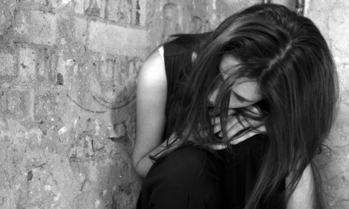 Ponudio joj posao, lišio slobode, silovao, iznuđivao...