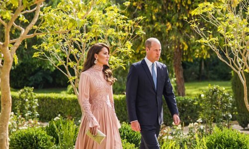Kate Middleton zasjala u veličanstvenoj haljini na vjenčanju jordanskog princa