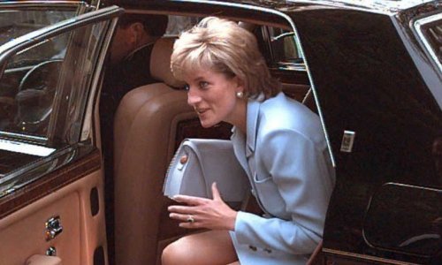 Omiljene cipele princeze Diane nikada nisu bile popularnije