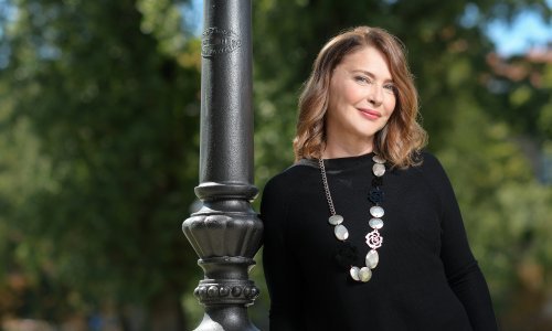 Sanja Vejnović snimila novi selfi pa izmamila komplimente da 'nikad nije bila mlađa'