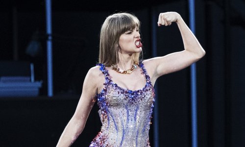 Taylor Swift postala viralni hit i to nakon što je usred koncerta progutala - bubu